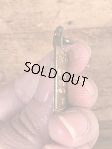 Dog Taxの真鍮製のビンテージドッグタグ