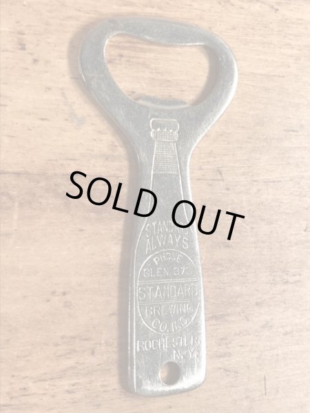 スタンダードビールのボトルが描かれたビンテージ栓抜き