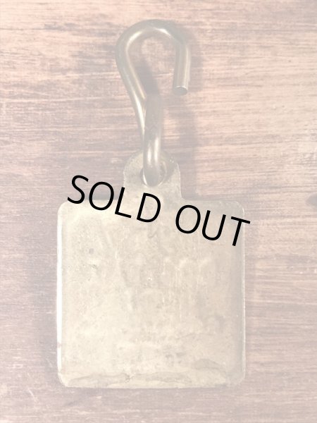 Brown Countyのブラス製のヴィンテージドッグタグ