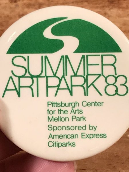 Summer Artpark 83のイベントのビンテージ缶バッジ