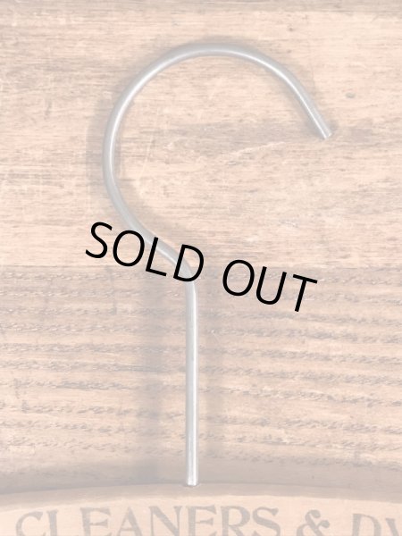 アメリカのクリーニング店で使用されていたビンテージ木製ハンガー