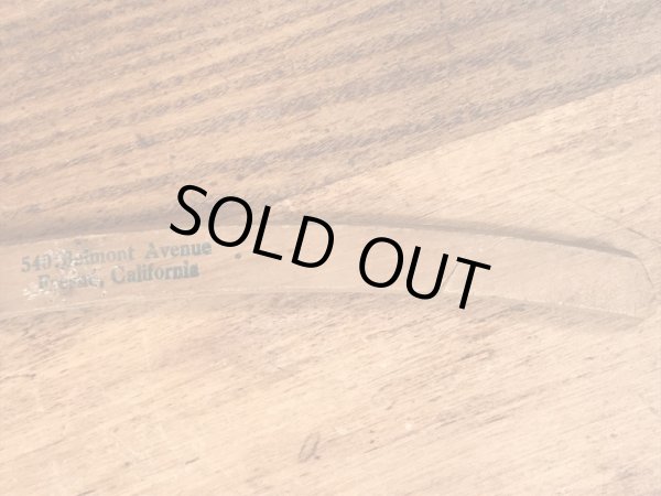 アメリカのクリーニング店で使用されていたアンティークの木製ハンガー