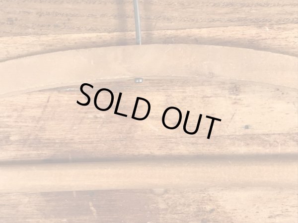 アメリカのクリーニング店で使用されていたビンテージ木製ハンガー