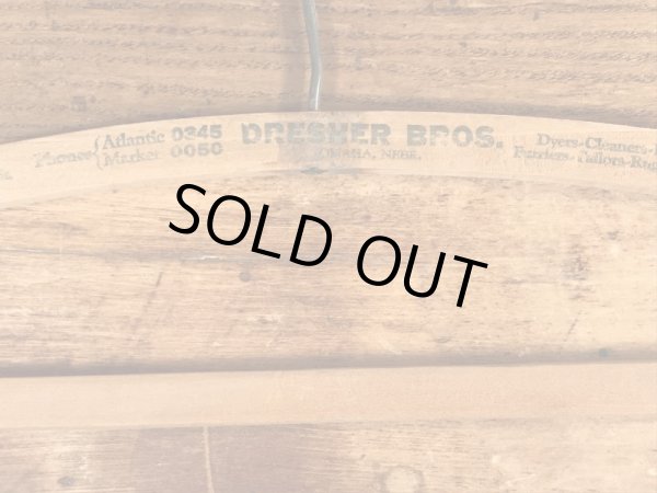 アメリカのクリーニング店で使用されていたビンテージ木製ハンガー