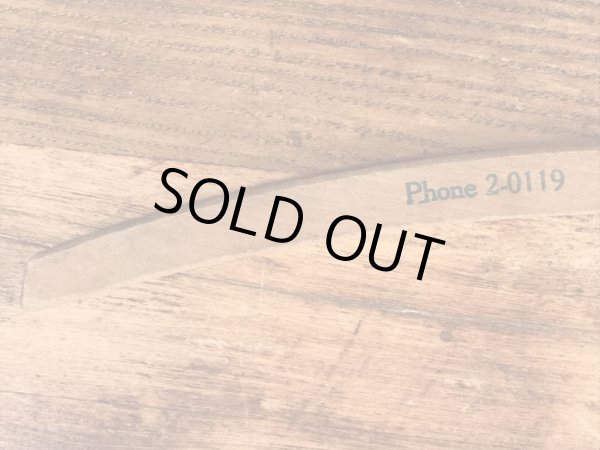 アメリカのクリーニング店で使用されていたアンティークの木製ハンガー