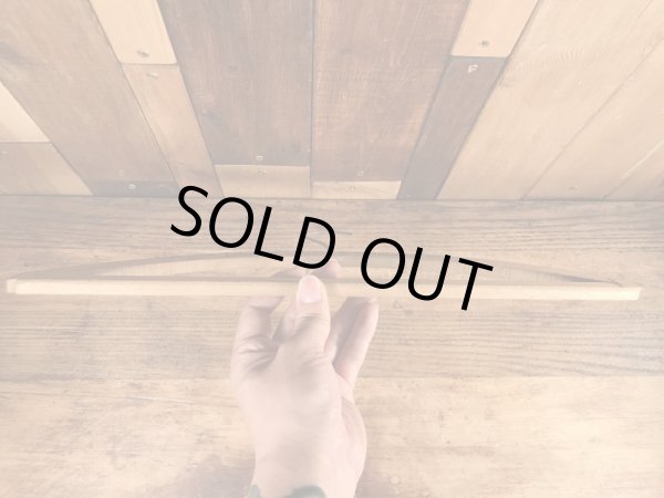 アメリカのクリーニング店で使用されていたビンテージ木製ハンガー