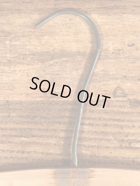 アメリカのクリーニング店で使用されていたビンテージ木製ハンガー