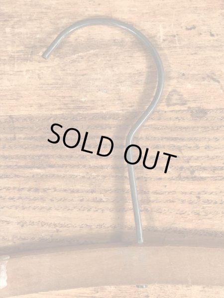 アメリカのクリーニング店で使用されていたビンテージ木製ハンガー