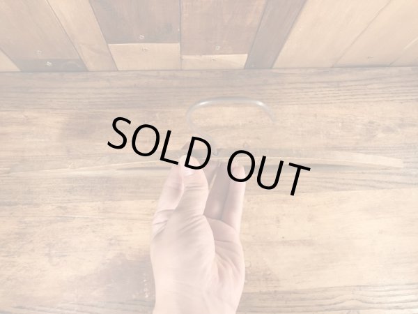 アメリカのクリーニング店で使用されていたビンテージ木製ハンガー