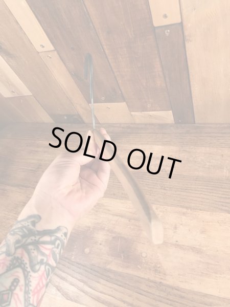 アメリカのクリーニング店で使用されていたビンテージ木製ハンガー