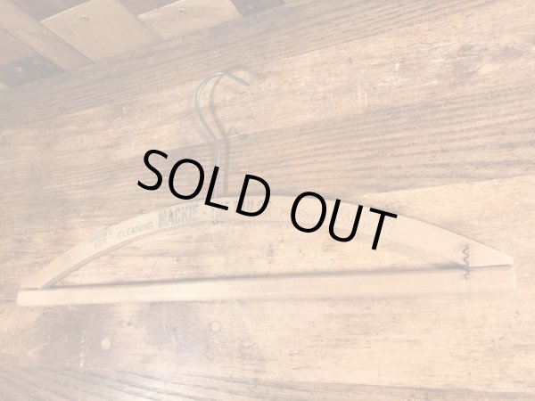 アメリカのアドバタイジング物のアンティークのウッドハンガー