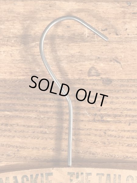 アメリカのクリーニング店で使用されていたビンテージ木製ハンガー