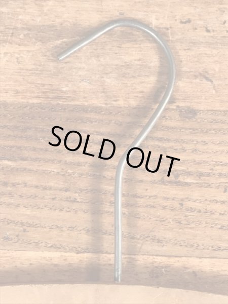 アメリカのクリーニング店で使用されていたビンテージ木製ハンガー