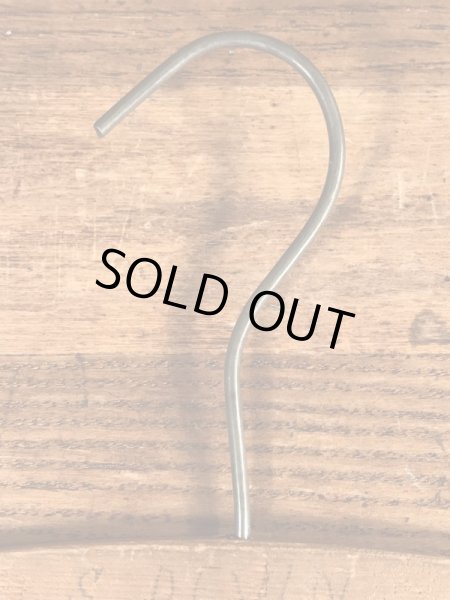 アメリカのクリーニング店で使用されていたビンテージ木製ハンガー