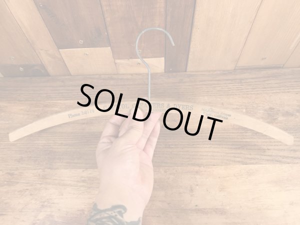 アメリカのクリーニング店で使用されていたビンテージハンガー