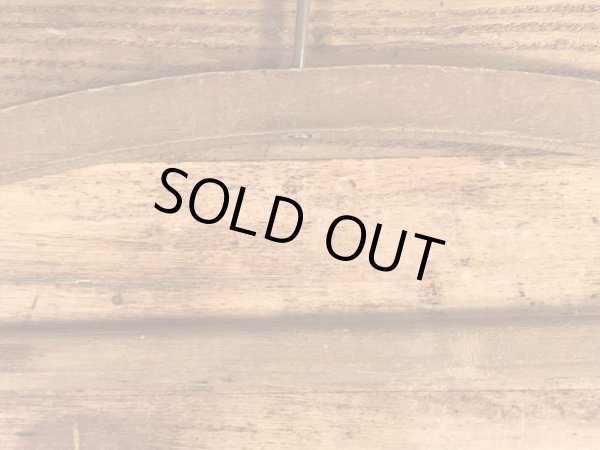 アメリカのクリーニング店で使用されていたビンテージ木製ハンガー