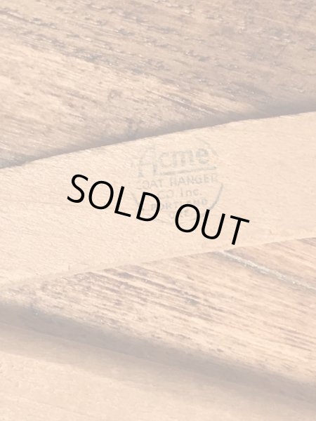 アメリカのクリーニング店で使用されていたビンテージ木製ハンガー