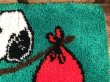スヌーピーの毛糸の編みこみのビンテージラグマット