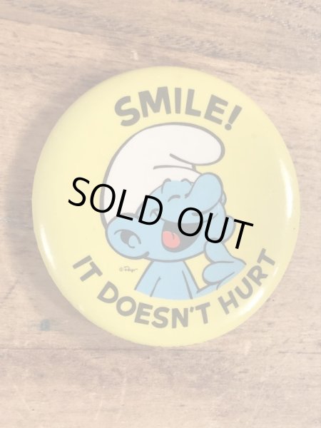 スマーフのSmile! It Doesn't Hurtのメッセージが書かれたビンテージ缶バッジ