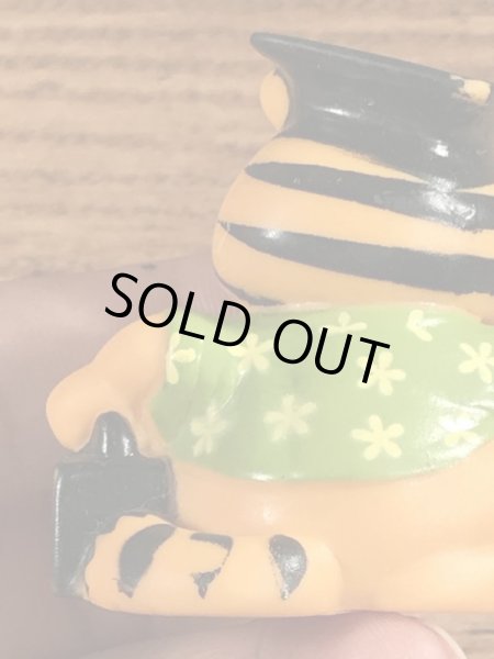 ガーフィールドの卒業生のビンテージソフビ人形