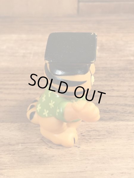 ガーフィールドの卒業生のビンテージソフビ人形