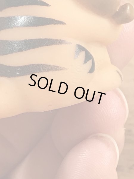 ガーフィールドがポーキーを抱いているビンテージフィギュア