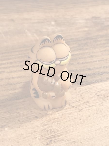 ガーフィールドがポーキーを抱いているビンテージフィギュア