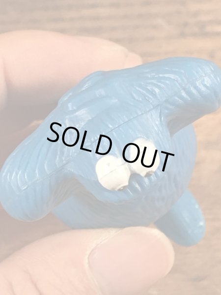 セサミストリートのクッキーモンスターのビンテージトコトコ人形