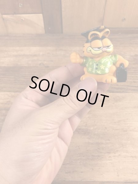 ガーフィールドの卒業生のビンテージソフビ人形