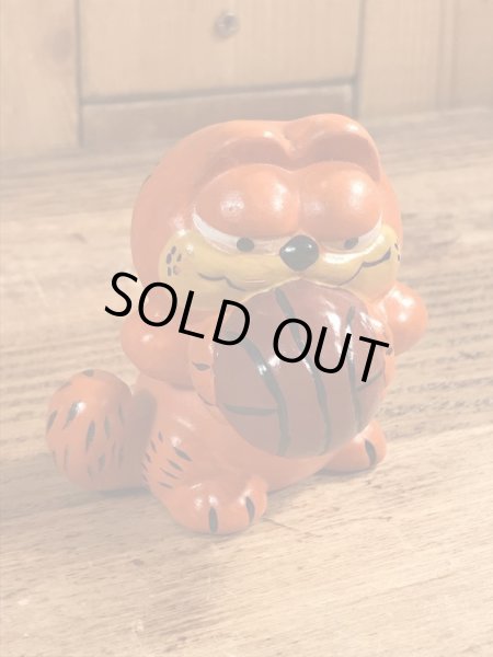 バスケットボールのガーフィールドのビンテージ陶器フィギュア