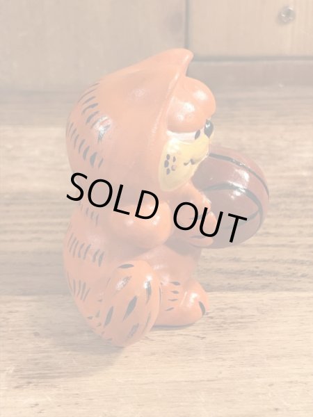 バスケットボールのガーフィールドのビンテージ陶器フィギュア