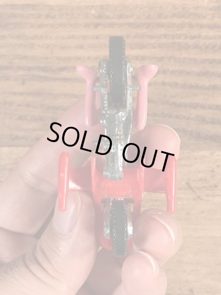 バイクに乗ったピンクパンサーのヴィンテージダイキャストミニカー