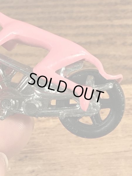 バイクに乗ったピンクパンサーのビンテージミニカー