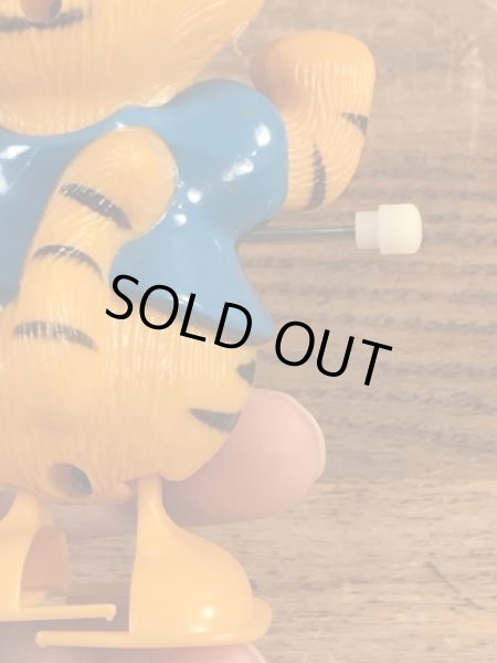 シャツテイルズのタイガーのヴィンテージゼンマイ式トイ