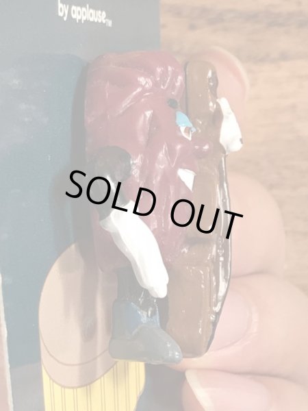 カリフォルニアレーズンのPVCフィギュアのビンテージピンバッジ