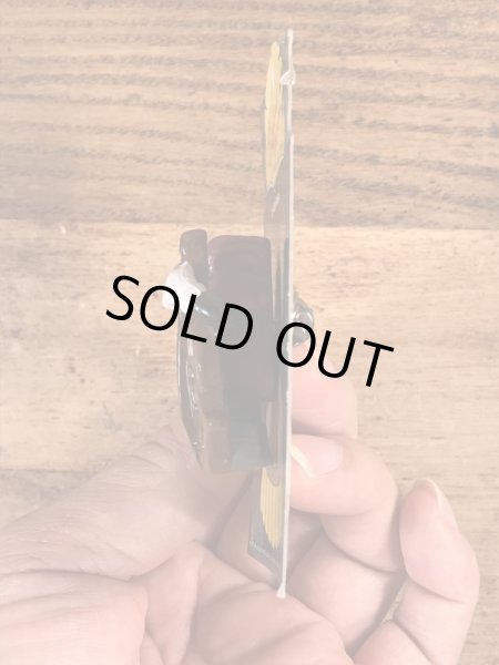 カリフォルニアレーズンのPVCフィギュアのビンテージピンバッジ