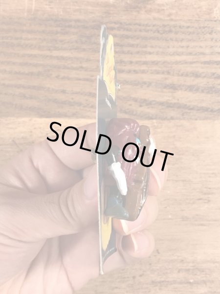 カリフォルニアレーズンのPVCフィギュアのビンテージピンバッジ