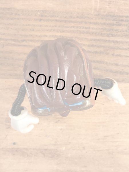 カリフォルニアレーズンに似たビニール製のビンテージドール