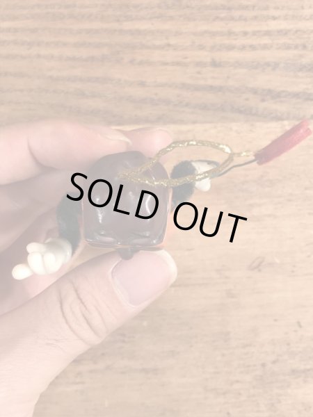 カリフォルニアレーズンのハートを持ったビンテージオーナメントドール