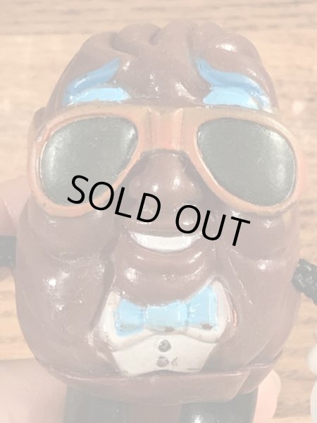 カリフォルニアレーズンに似たビニール製のビンテージドール