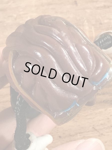 カリフォルニアレーズンに似たビニール製のビンテージドール