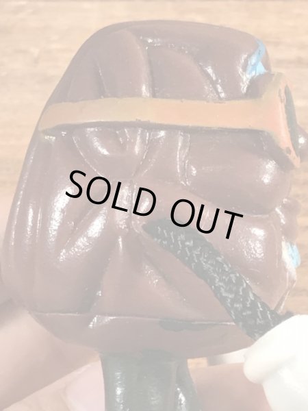 カリフォルニアレーズンに似たビニール製のビンテージドール