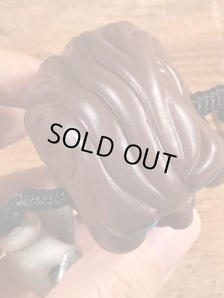 カリフォルニアレーズンに似たビニール製のビンテージドール