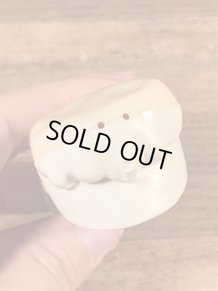 企業キャラクターのドゥーボーイのビンテージ塩コショウ入れ