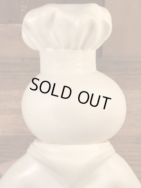 ドゥーボーイの台付きのヴィンテージビニールドール