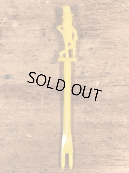 企業キャラクターのミスターピーナッツのヴィンテージカクテルスティック