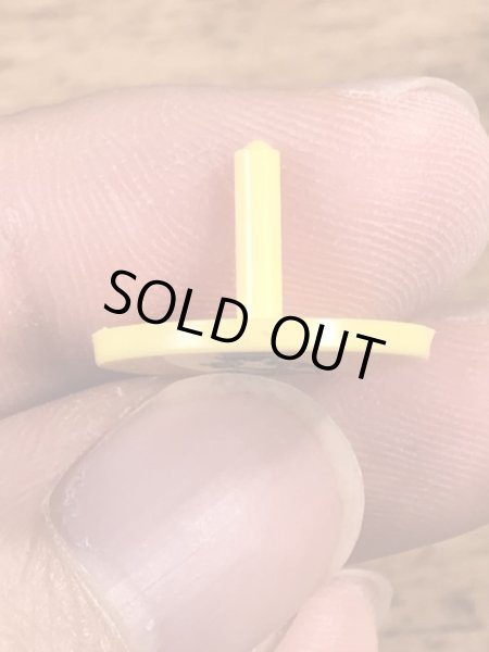 企業キャラクターのミスターピーナッツのビンテージプラスチックピン