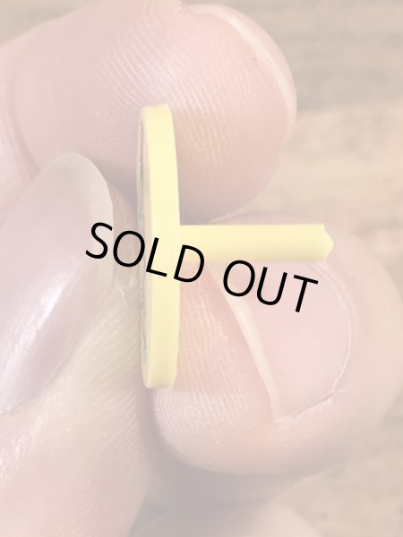 アドバタイジングキャラクターのミスターピーナッツのヴィンテージプラスチックピン