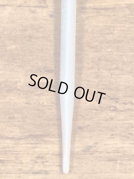 企業キャラクターのミスターピーナッツのヴィンテージカクテルスティック