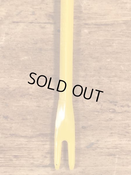 企業キャラクターのミスターピーナッツのヴィンテージカクテルスティック